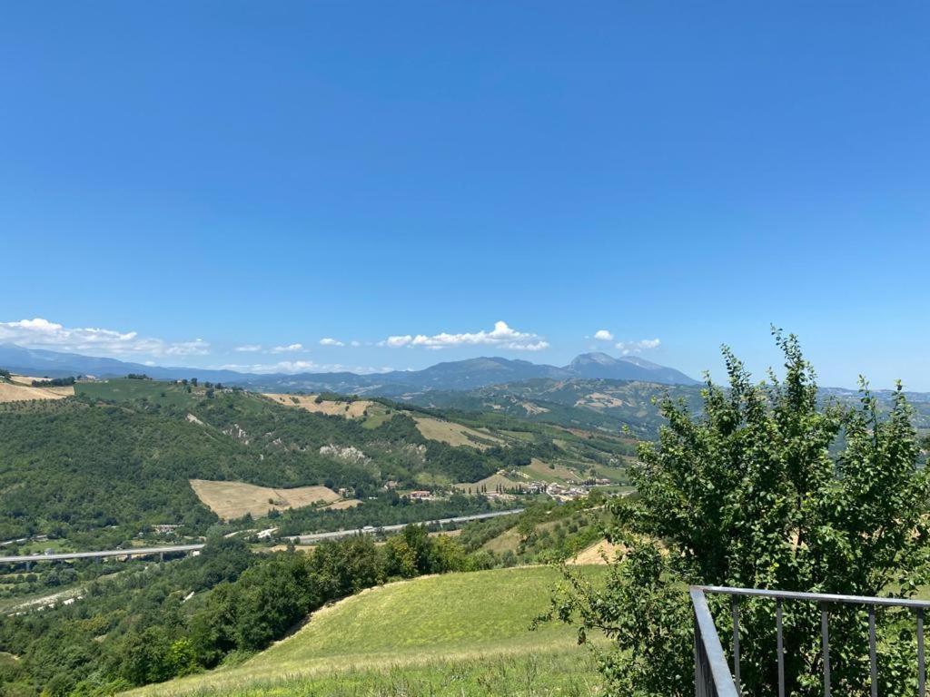 Basciano Agriturismo Flara المظهر الخارجي الصورة